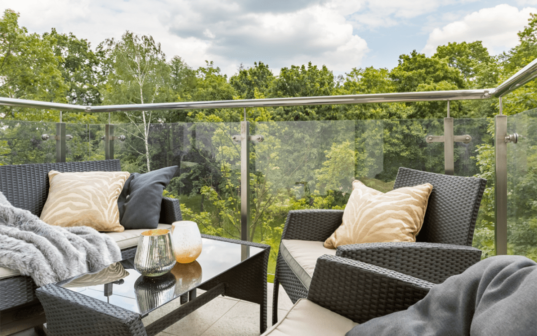 Contemporary Design Options for Balconies with Glass Balustrades